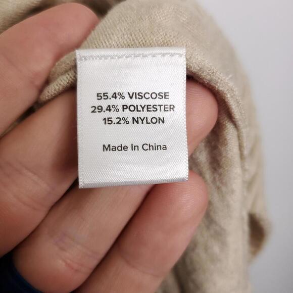 Evereve Sweater Womens XS V Neck Split Front Seam Neutral Ribbed Sleeve - Picture 6 of 9